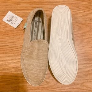Sanuks • Slip-On Shoes